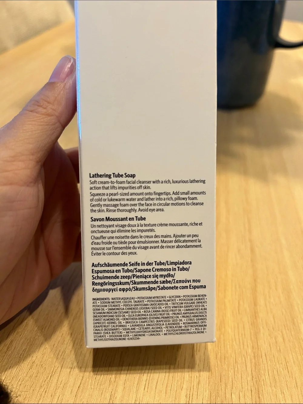 Bobbi Brown Men Lathering Tube Cleanser